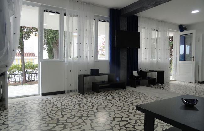 Petrovac Holiday House with pool - Foto 12