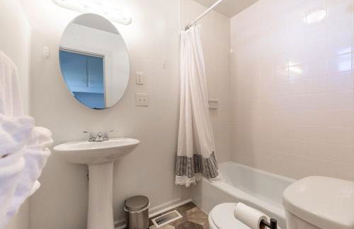 Lil Nugget Cozy Retreat with Private Fenced Yard - Foto 14