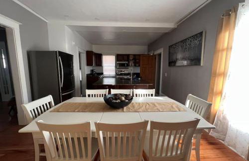 Timelessly restored home - entirely yours to enjoy - Foto 3