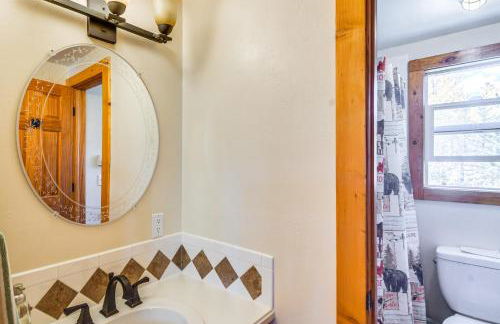 Private Wooded Escape with Scenic Decks in Jefferson - Foto 13