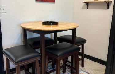 CRAFTSMAN'S MAIN FLOOR with huge DECK! - Foto 42