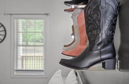 Grandma's Farm on 6 acres with Lighted Barn and River Access - Foto 36