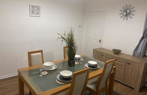 Cozee 2-bed in WV11 ideal for long work stays & relocation cls to New cross hospital M54&M6 - Foto 9