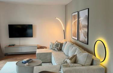 REMA Homes - 180x200 Bett Küche Bad 50'' TV Tiefgarage - Foto 6