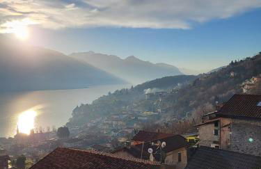 Amazing Lake View Apartment with Pool and 2 Terraces, Modern Urio, by STAYHERE-LAKECOMO - Foto 9