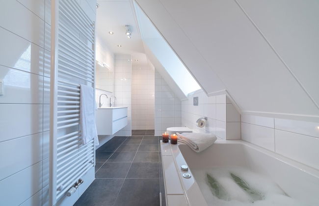 Luxury 8-person Wellness Villa With Sauna and Outdoor hot tub is Unique - Photo 66