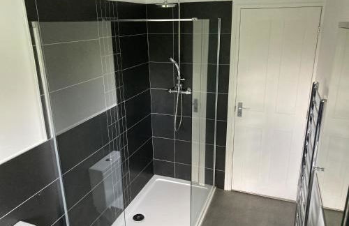 Large 4 bed detached house with parking - Foto 21