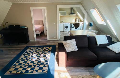 Joli 2 pièces, avec climatisation et grande terrasse, vue sur les toits, zone piétonne - Photo 15