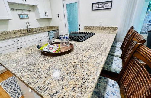 Luxury 2/2 private oasis w/Hot Tub walk to Beach - Foto 19