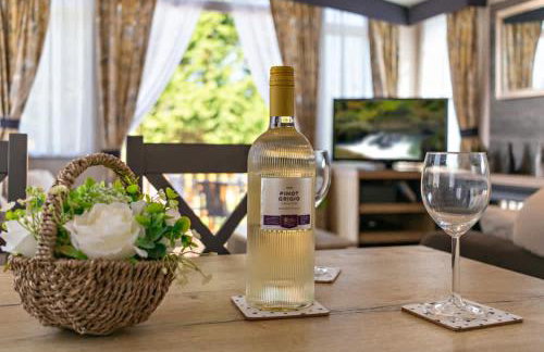 Lake View Escape - Fishing Lakes, Heated Outdoor Swimming Pool 500yrds on Sister Park , Pool Open April to September - Foto 16