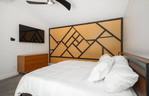 Simple Home for Work or Travel - Photo 14