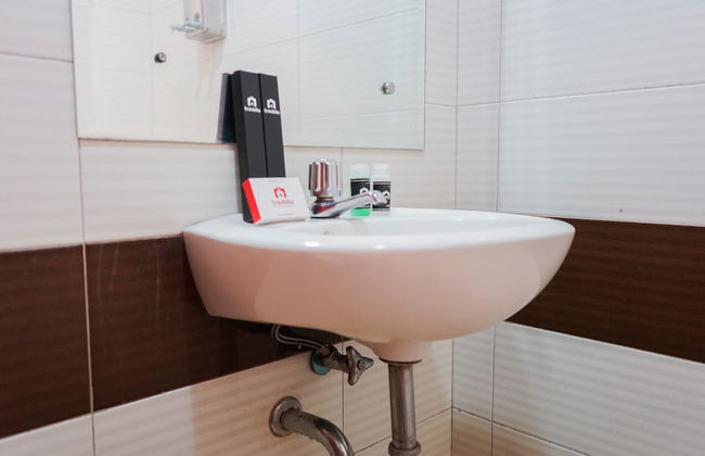 Homey Studio Apartment at Margonda Residence 3 - Foto 12