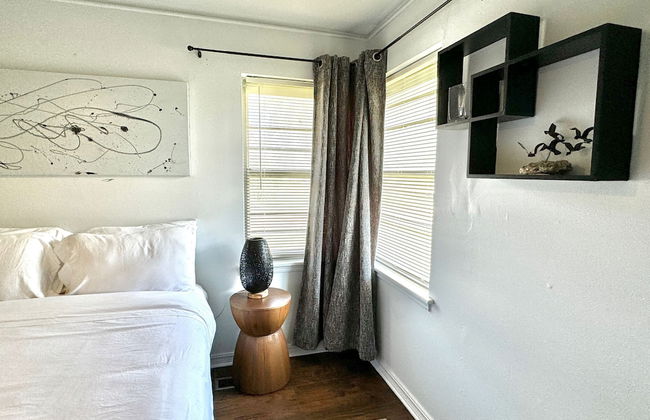 Beautiful Getaway Nears Asian Dist - Photo 37