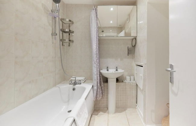 The Kennington Park Crib - Lovely 2bdr Flat With Garden - Photo 24