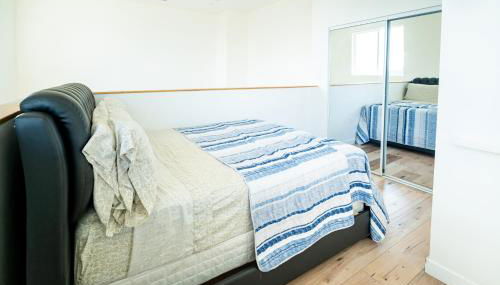 Unique 3-Level Loft with One bedroom & Two Full Bathroom - Foto 3