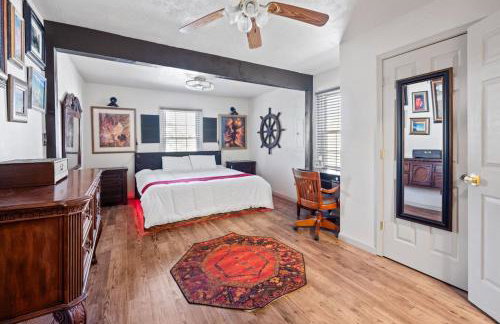 Romantic Colonial Hideaway in Historic Downtown - Pet Friendly - Foto 15