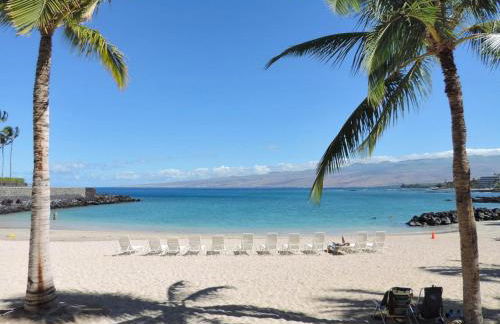 DOLPHIN HALE Inviting KaMilo 3BR Home with Private Beach Club - Foto 46