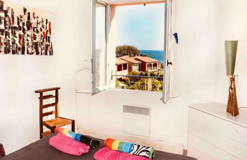 Panoramic Sea View Villa in private residence with pool - Photo 31