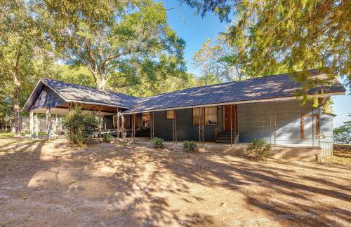 The Whacky Shack Family Cabin with Fire Pit! - Photo 41