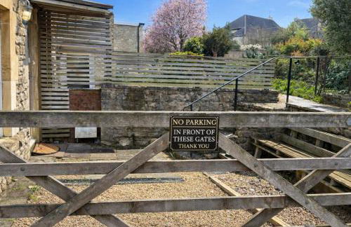 Heron Stays Bath- Charming Village Cottage with Parking, Garden, Just 3 Miles to Bath Centre, Sleeps 5 - Photo 26