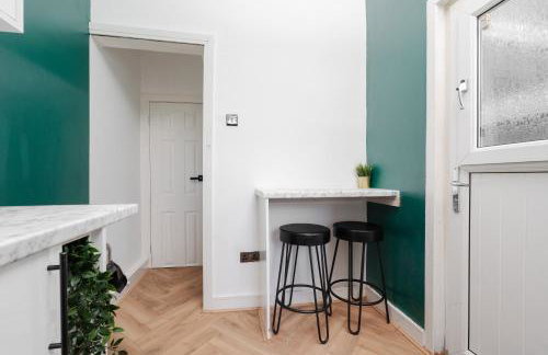 Exotic 4BD, Etihad, Coop Arena - TV in all Rooms and Outdoor Dining - Foto 12