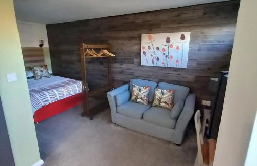 Thistles -Private Entrance Studio - Photo 3