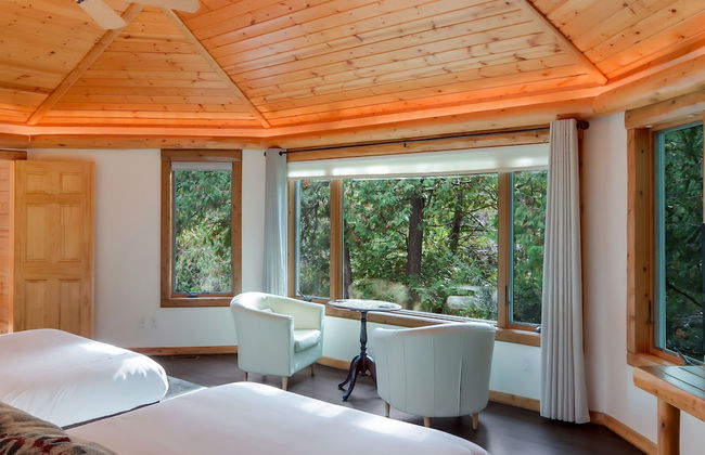 Boardman Monarch Upscale River Lodge HOT Tub! - Foto 74