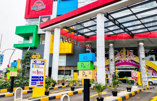 Modern and Comfort 2BR Bassura City Apartment - Foto 37