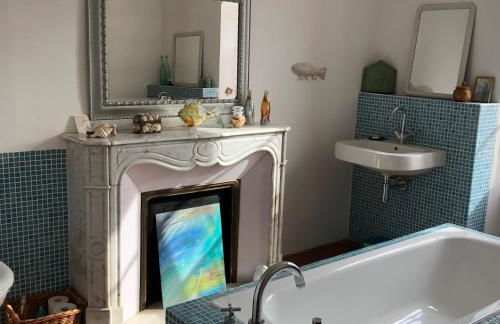 Stylish large house with heated pool in historic village - Foto 16