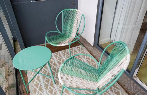 Modern 1BR Apt - Sleeps 4 - Parking - Balcony - Foto 7