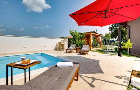 Awesome Home In Gornji Vinkovec - Foto 11