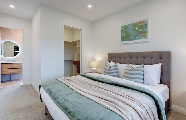 Central Oasis Townhouse with Parking - Photo 2