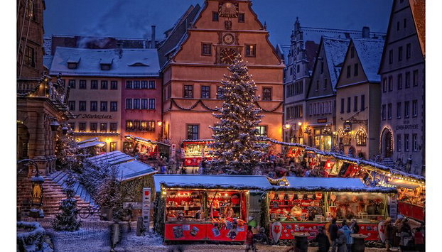 Romantic Christmas Moments in Rothenburg ob der Tauber & Würzburg - Photo 4