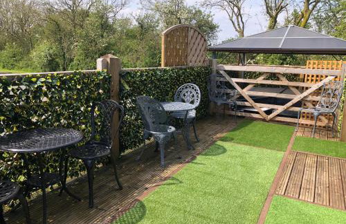 Spacious Lodge With Hot Tub - Foto 6