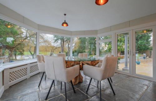 5BDR Luxe Villa By Torr Property Group Short Lets & Serviced Accommodation With Free Parking & River View Stratford-Upon-Avon - Foto 7