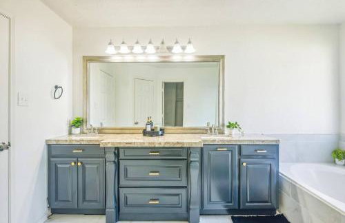 Cypress 5 Bedroom Retreat with Hot Tub, Firepit and Game Tables! Pet Friendly - Foto 28