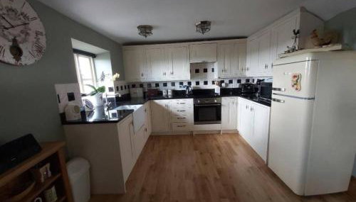 2 Bed Flat - Sleeps 3 - Parking - Wifi - Foto 3