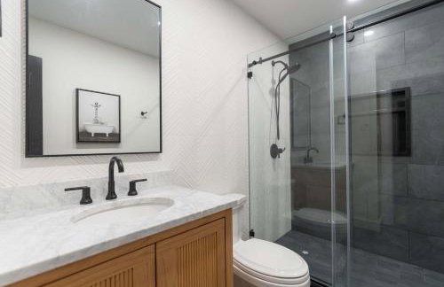 Modern Catskills Retreat with Creek & Fire Pit - Foto 13