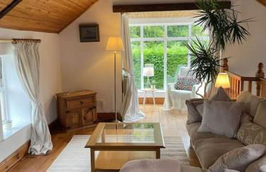 Converted Victorian Coach House on the North Coast - Foto 1