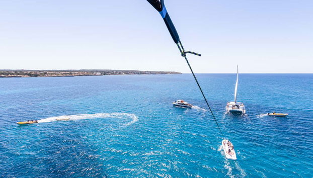 Parasailing in S'Arenal - Foto 2