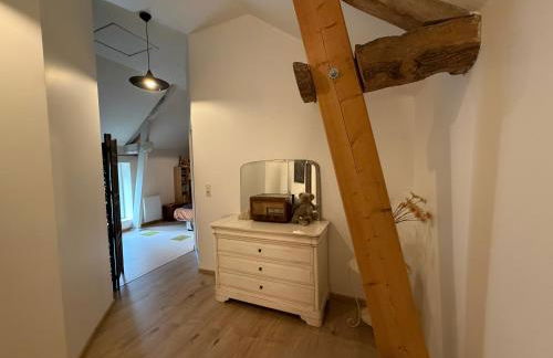 Maison renovee en pierres séjour spacieux avec jardin et terrasse aménagée près Omaha beach & Bayeux à 5mn de la mer tous commerces - Foto 47