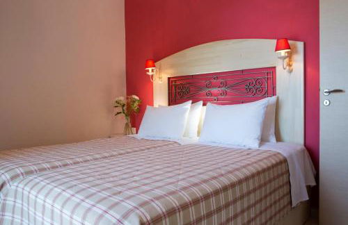 Amalia Apartments - Photo 9