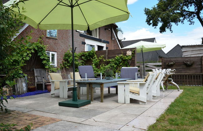 Beautiful Farmhouse in Wapse With Fenced Garden - Photo 4