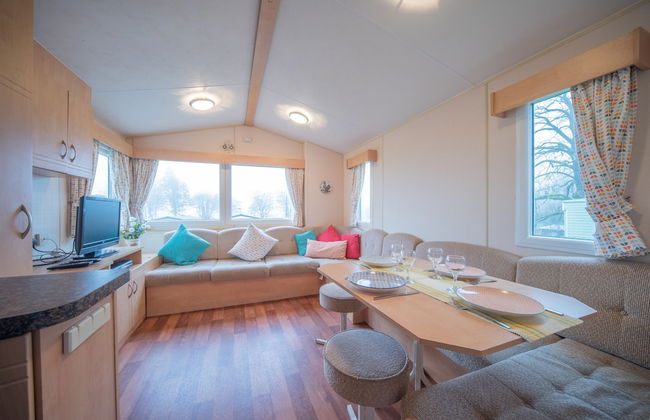 Family Caravan at Beautiful Three Lochs Park - Photo 9