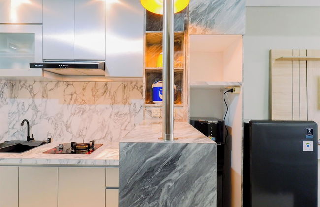 Homey And Minimalist 1Br Royal Sentul Park Apartment - Photo 3