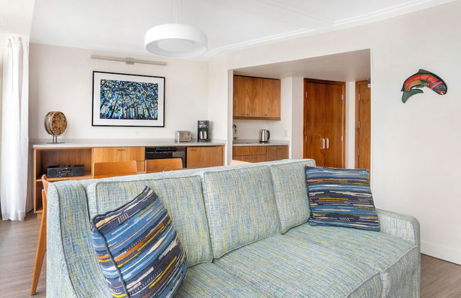 Embarc Vancouver - Photo 16