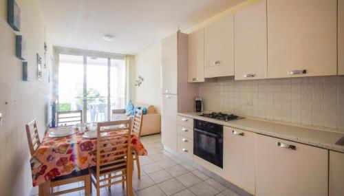 Lovely Apartment In Isca Marina - Foto 5