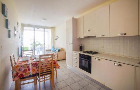 Lovely Apartment In Isca Marina - Foto 5