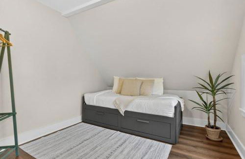 Warm and Inviting 3BR Craftsman with Big Kitchen - Foto 11