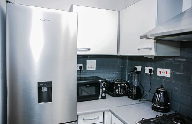 Riverside 2 Bed Apartment - Foto 15